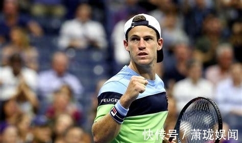 拜仁慕尼黑官方：后卫伊藤洋辉跖骨骨折.