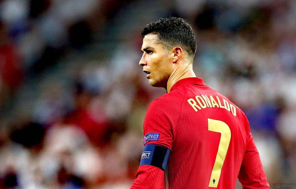 足球产业的 足球产业的